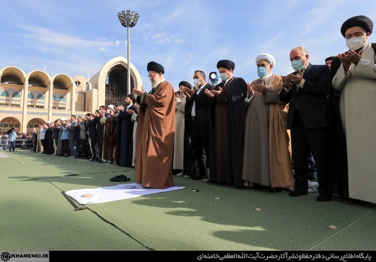 تصاویر هوایی از نماز عید فطر به امامت آیت الله خامنه ای (عکس)