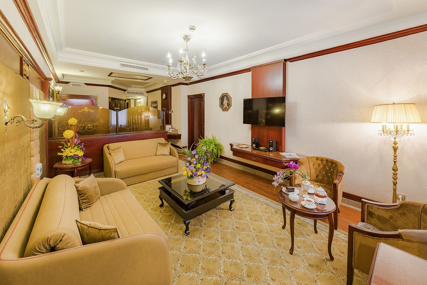 هتل درویشی یا قصر طلایی!