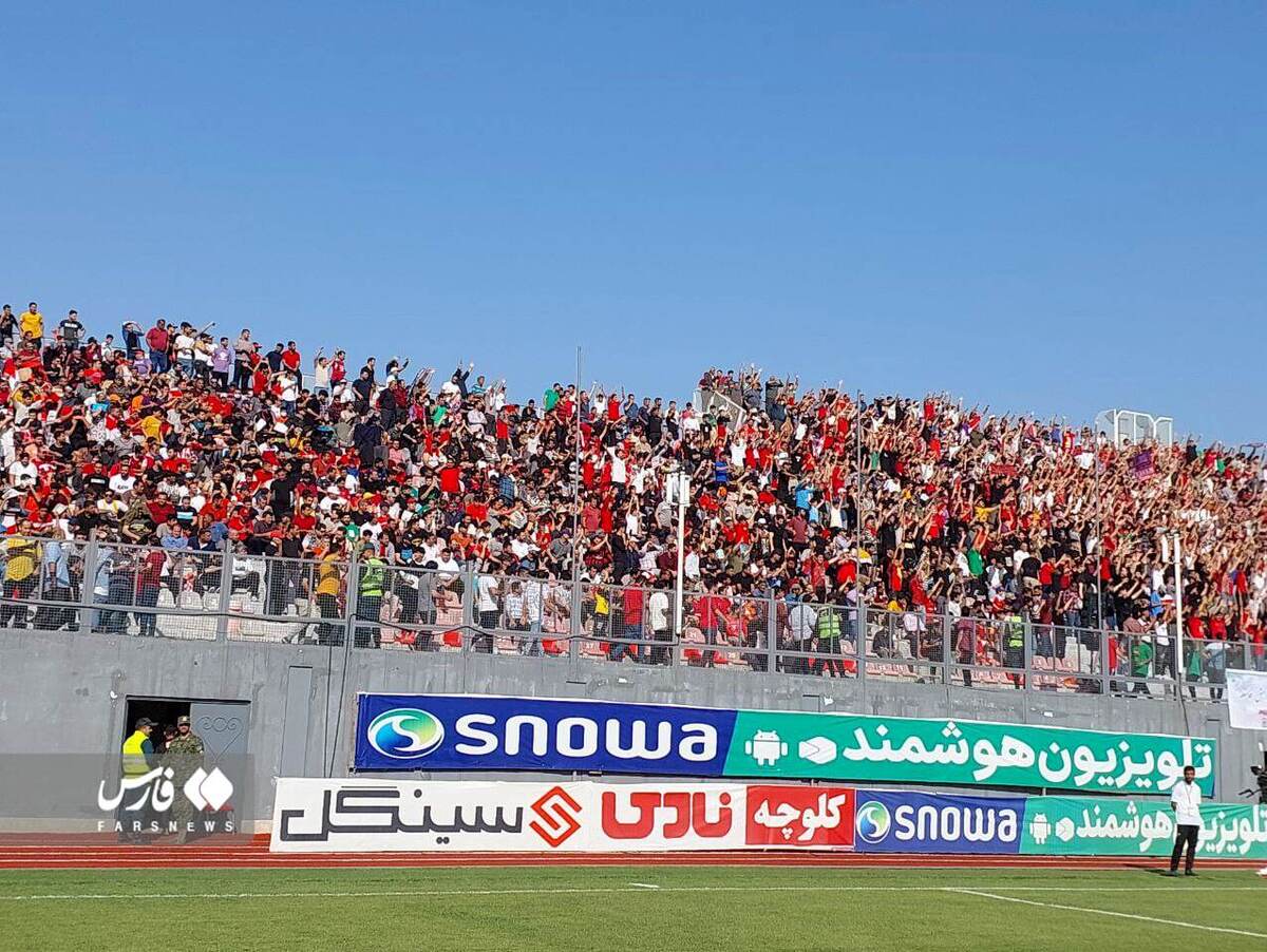 ورزشگاه وطنی قبل از دیدار نساجی و پرسپولیس پر شد (+عکس و فیلم)