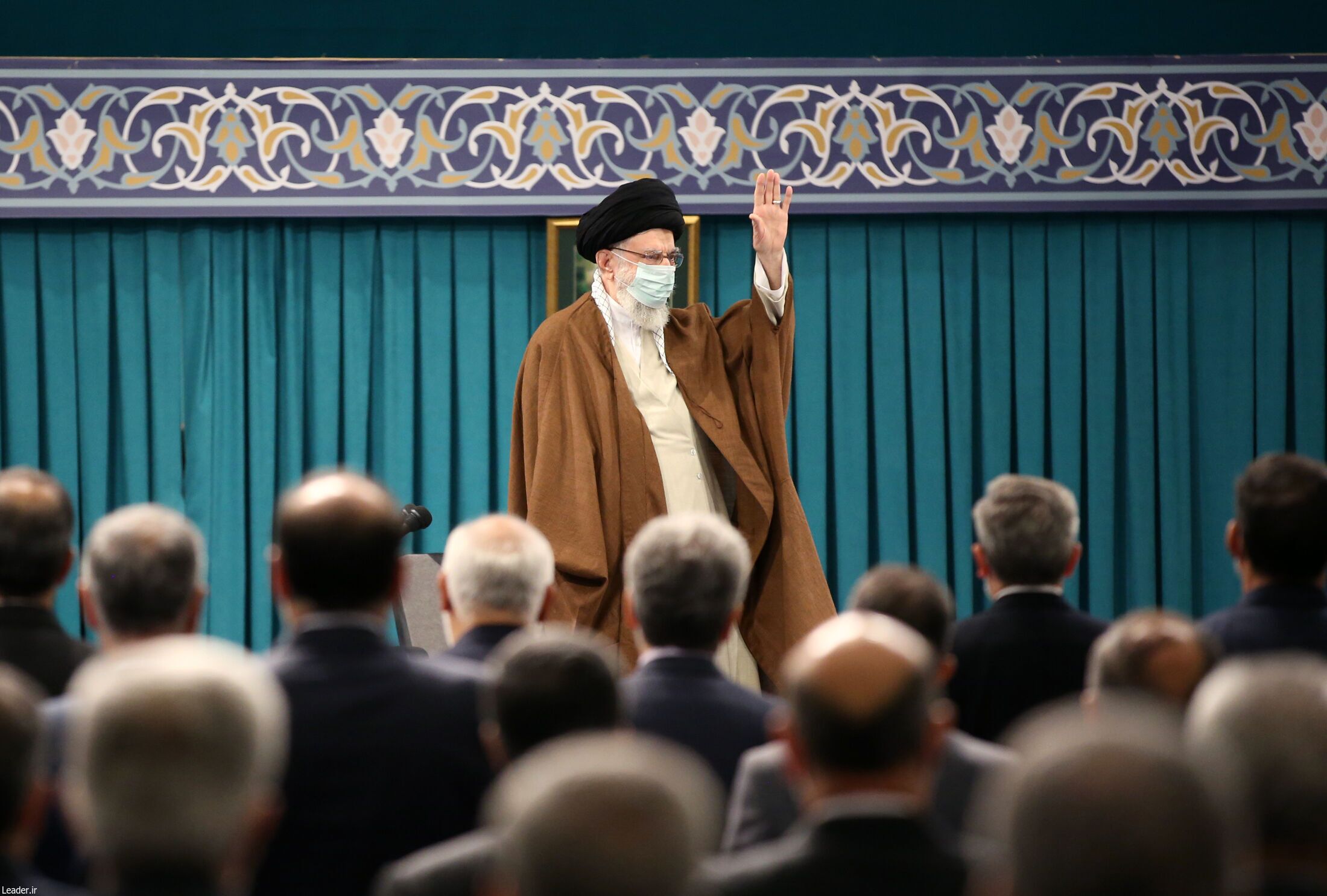 یک جاهایی باید انعطاف داشت / انعطاف منافاتی با اصول ندارد / در طول این سالها مواردی از «دیپلماسی التماسی» داشتیم یک جاهایی باید انعطاف داشت / انعطاف منافاتی با اصول ندارد / در طول این سالها مواردی از «دیپلماسی التماسی» داشتیم