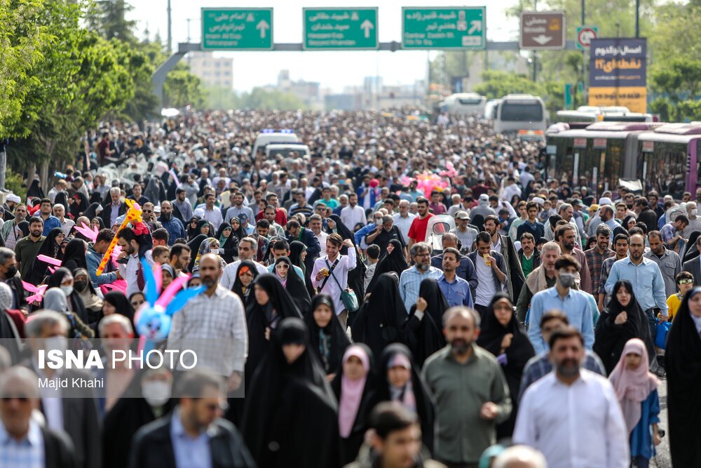 اصولگرایان و رفراندوم سازی از نماز عید فطر