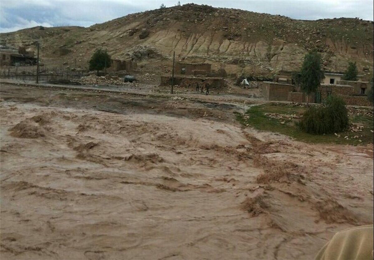 لرستان/ وقوع سیل در منطقه گردشگری «شیرز»
