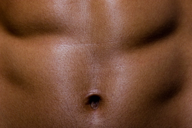 ناف عمیق و گرد