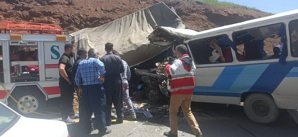 کردستان / ۵ کشته و ۵ مصدوم در تصادف مینیبوس و کامیون کردستان / ۵ کشته و ۵ مصدوم در تصادف مینیبوس و کامیون