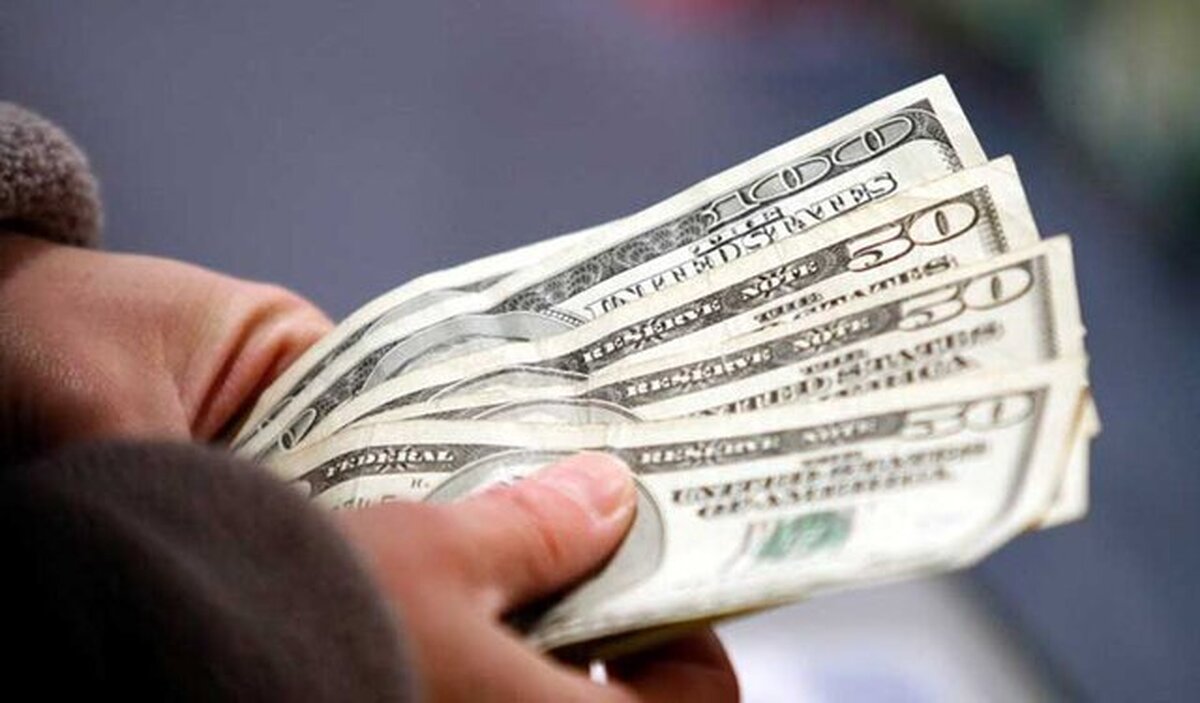 کاهش قیمت انواع ارز و طلا در مرکز مبادله