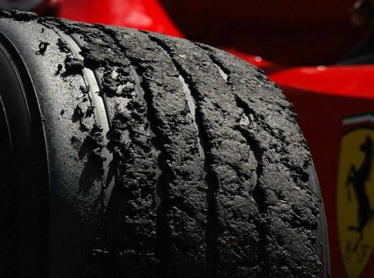 وضعیت لاستیک خودرو پس از سرعت بالا (عکس)