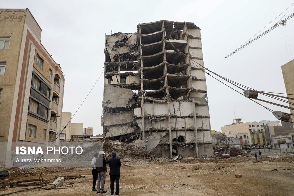 فروپاشی متروپل، سرافکنده از فساد و رانت فروپاشی متروپل، سرافکنده از فساد و رانت