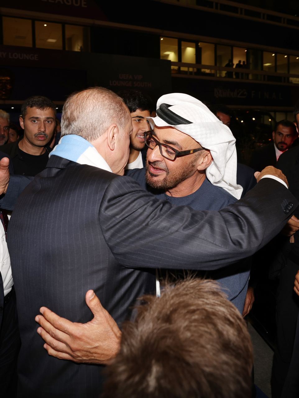 حاشیه فینال قهرمانان فوتبال اروپا در استانبول / از شیخ اماراتی مالک منچستر سیتی تا حضور سران 6 کشور در استادیوم حاشیه فینال قهرمانان فوتبال اروپا در استانبول / از شیخ اماراتی مالک منچستر سیتی تا حضور سران 6 کشور در استادیوم