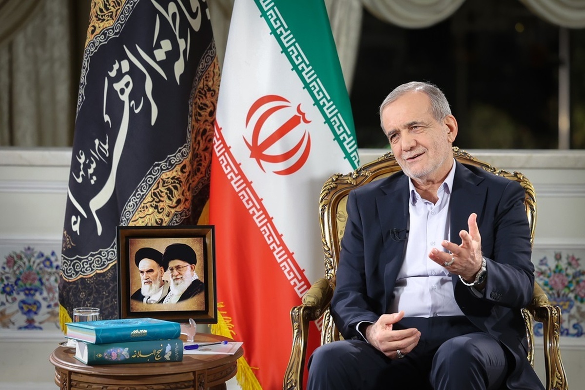 درباره گفتگوی تلویزیونی پزشکیان/ وضعیت گل و بلبل نیست / پول نیست / مجریان صداوسیما جای خبرنگاران واقعی / مخالفت صریح با قانون حجاب و فیلترینگ / پیشنهاد گفتگوی زنده در شبکه نمایش خانگی