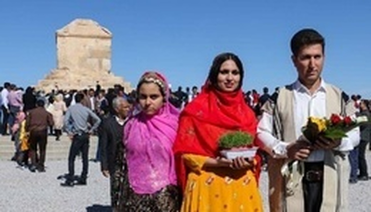 در ستایش شکوه نوروز که بی‌بودجه و نهاد و متولی و مدعی رسمی سرپاست...