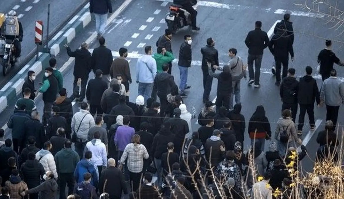 فرمول 100% تضمینی برای سرنگونی نظام های سیاسی: «زبان مردم» یا «گوش حکومت» ؛ یکی را ببندید!