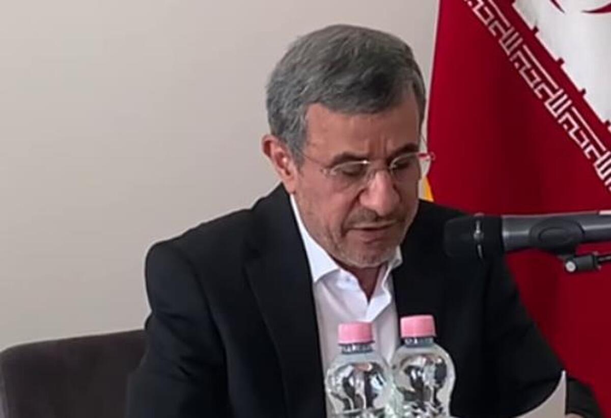 احمدی‌نژاد و «جناب انسان» در مجارستان؛ مبارک اصول گرایان باشد!  