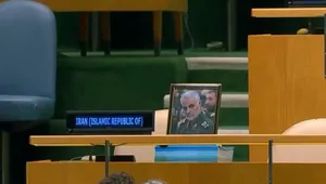 تصویر حاج قاسم سلیمانی در نشست مجمع عمومی سازمان ملل