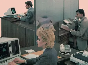 بازگشت دفاتر دهه 1980؛ وقتی معماری داخلی از آرشیوها الهام می گیرد (+تصاویر)