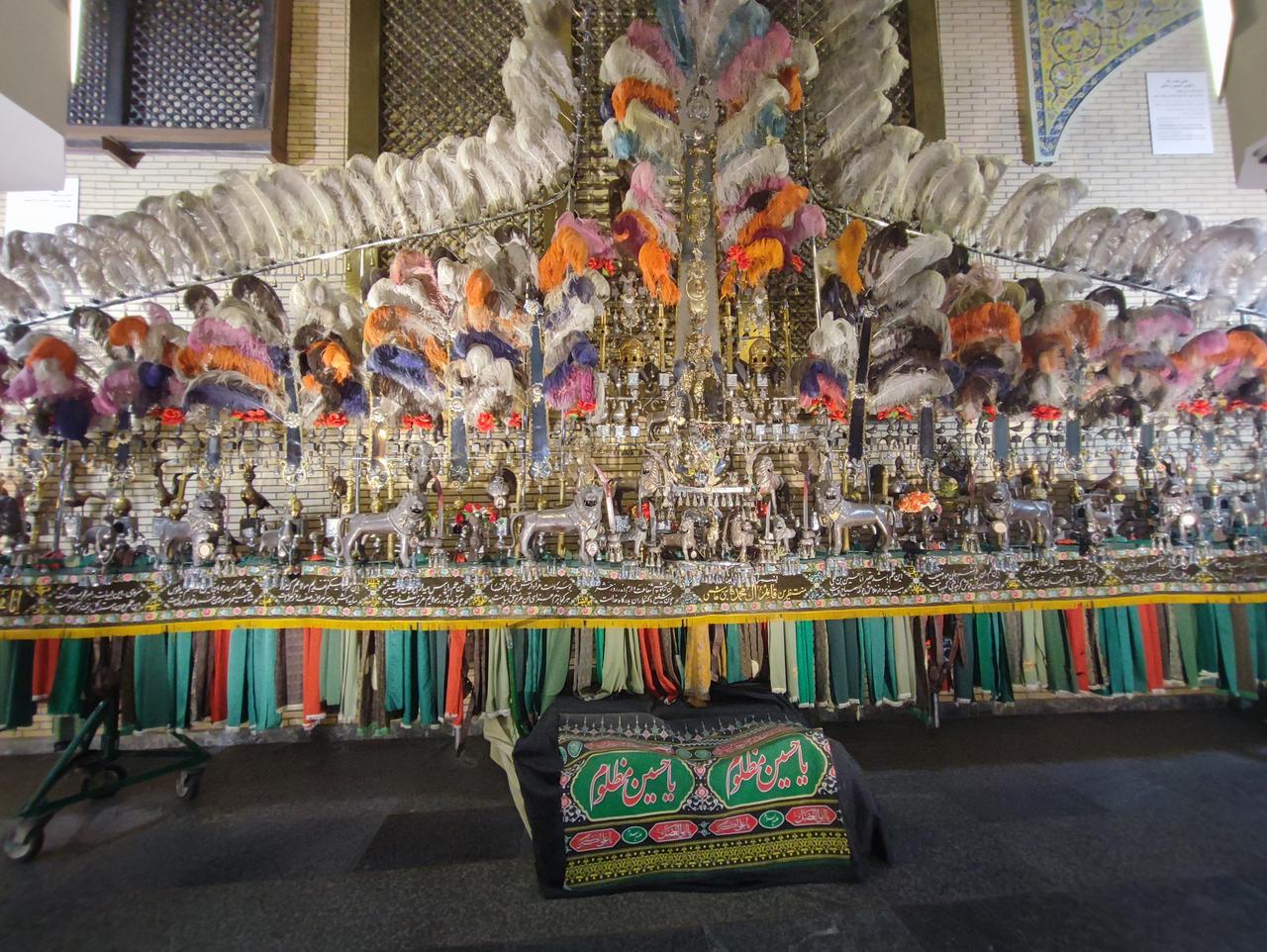 آیینهای جمعی، سرمایههای فرهنگی و روانی ارزشمندی هستند که اغلب قدرشان را نمیدانیم. آیینهای جمعی، سرمایههای فرهنگی و روانی ارزشمندی هستند که اغلب قدرشان را نمیدانیم.