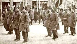 عکس یادگاری نظامیان قاجاری در اطراف گرگان