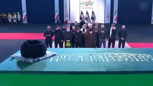 ادای احترام هیئتی از علمای روسیه به پیکر رهبر شهید انقلاب