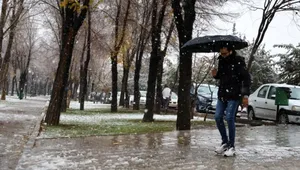 تقویت هوای گرم و شرجی در گیلان و احتمال رگبار و تگرگ در پایان هفته