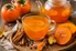 خواص شگفت‌انگیز چای خرمالو؛ نوشیدنی پاییزی با عطر زنجبیل و دارچین + طرز تهیه