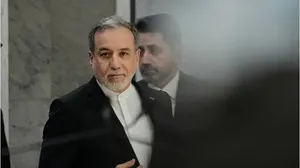 عراقچی با استقبال مقامات عمانی وارد مسقط شد