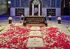 مزار رهبر شهید در سومین شب بزرگداشت - حرم رضوی (فیلم)