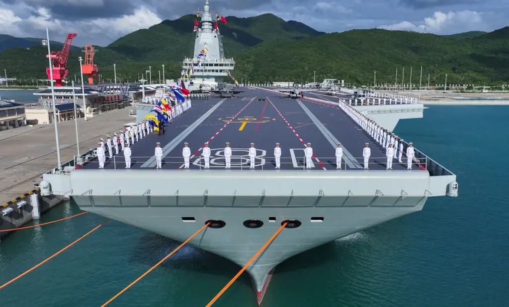 ناو Type 076 بهعنوان نخستین ناو تهاجم آبیخاکی جهان ناو Type 076 بهعنوان نخستین ناو تهاجم آبیخاکی جهان