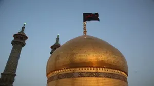پرچم حرم حضرت معصومه به رنگ عزا درآمد