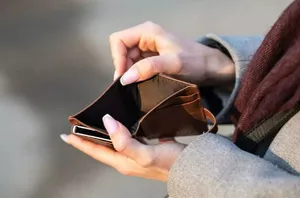 پژوهش بزرگ محققان: دغدغه مالی مداوم می‌تواند مغز شما را زودتر پیر کند