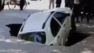 کوییک در نیشابور توسط زمین بلعیده شد