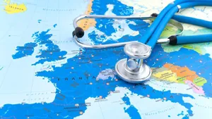 روزنامه فرهیختگان : خودمان را با آمارهای درمان اتباع افغانستانی در ایران به‌عنوان « گردشگر سلامت » گول نزنیم/ توریسم درمانی در حال ترک ایران است؛ عراقی‌ها هم دیگر نمی‌آیند
