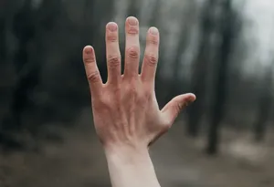 آزمون جالب شخصیت‌شناسی؛ انگشت اشاره و حلقه شما چه می‌گویند؟