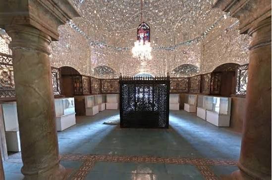 بقعه سر قبر اقا بقعه سر قبر اقا