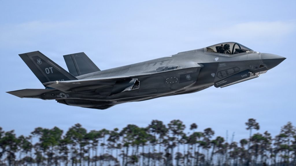 Lockheed Martin F-35 Lightning II Lockheed Martin F-35 Lightning II