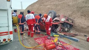 جان باختن ۳ نفر در پی واژگونی تریلی در محورهای مواصلاتی خوزستان