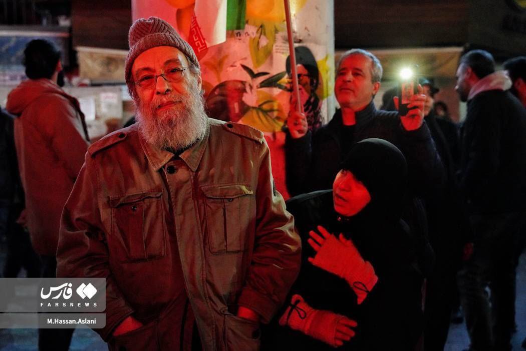 حضور مسعود فراستی در راهپیمایی های شبانه مردم در حمایت از ایران