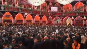 لحظاتی از اقامه نماز بر پیکر رهبر شهید در کربلا
