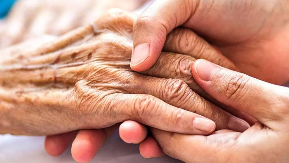احترام و محبت را از سالمندان دریغ نکنیم. احترام و محبت را از سالمندان دریغ نکنیم.