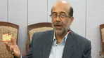 روایت یک مداح از حضور رهبر انقلاب در مراسم تدفین رهبر شهید: کاملاً سالم بودند