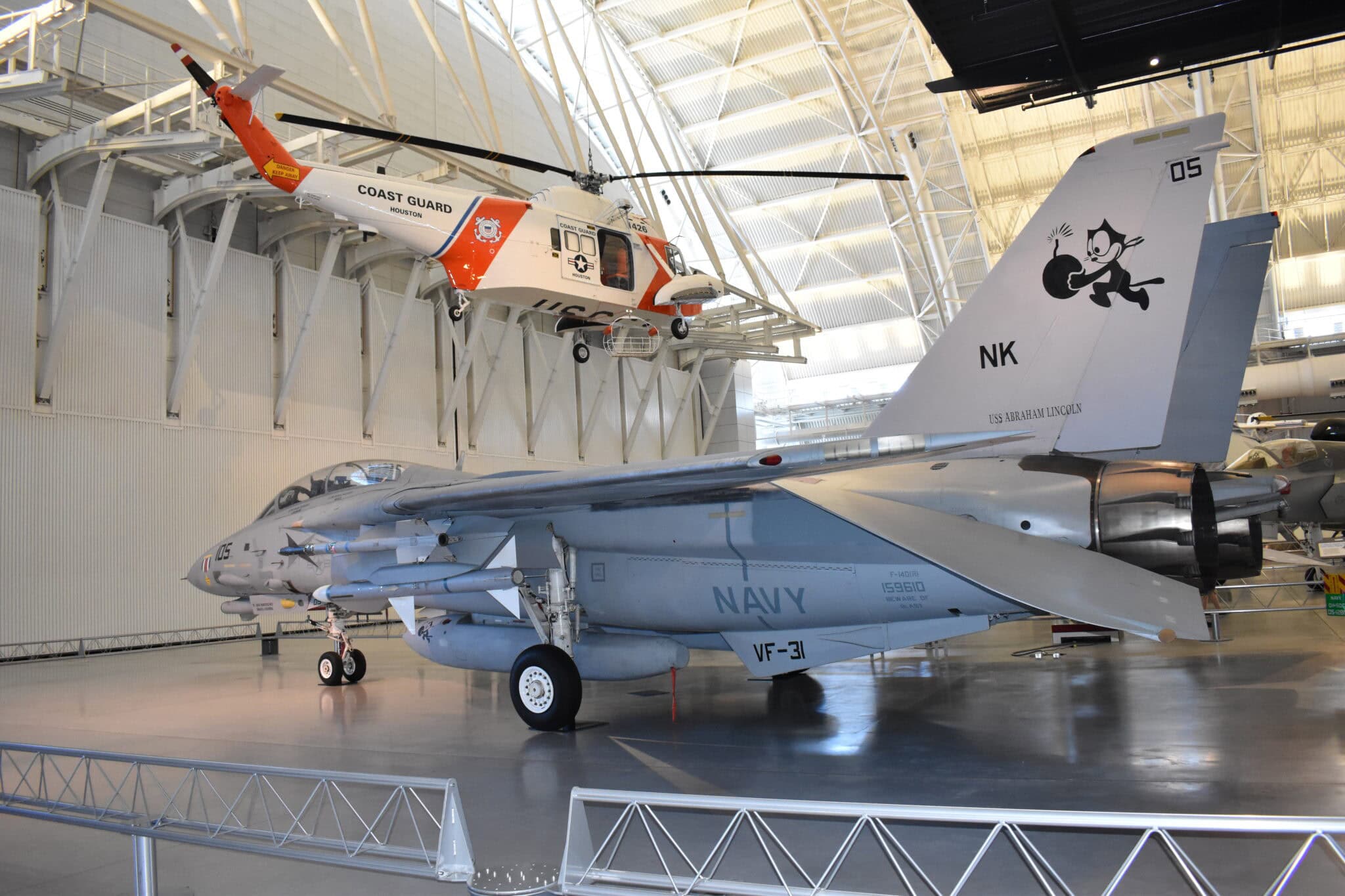 جنگنده‌های F-14 تامکت