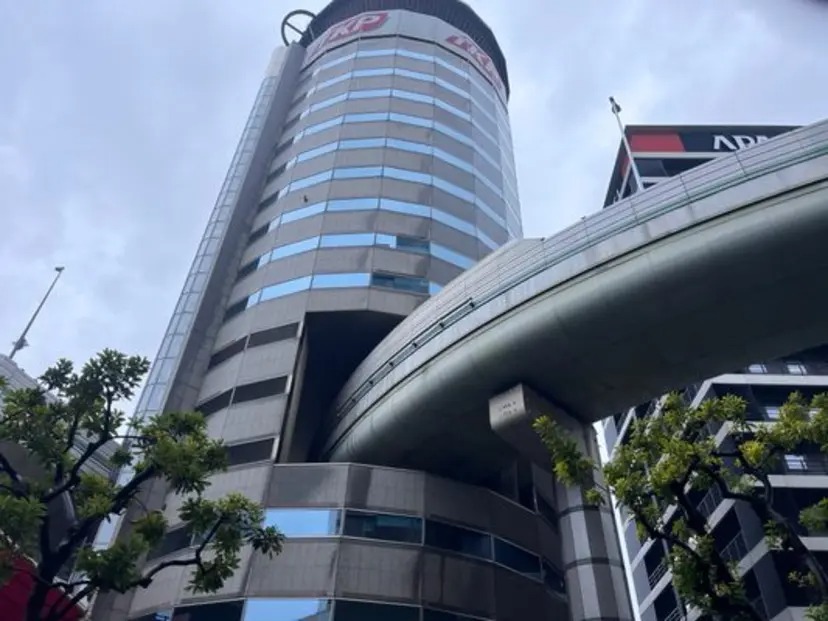 ساختمان عجیب Gate Tower Building ساختمان عجیب Gate Tower Building