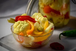 دستور تهیه ترشی عربیِ مجلسی و خوش‌رنگ