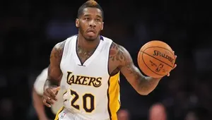 تلاش باشگاه استقلال برای جذب دوایت بایکس ستاره سابق NBA