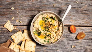 طرز تهیه دیپ گل کلم و گردو؛ پیش‌غذای سالم و خوشمزه