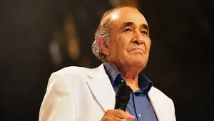 سنگ مزار ایرج خواجه‌امیری ۴۰ روز پس از درگذشتش نصب شد (+عکس)