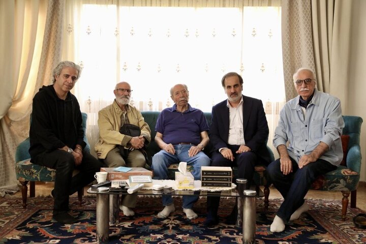 دیدار با علی نصیریان درخواست علی نصیریان از مسئولان: «حواستان باشد»