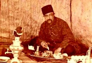 ناصرالدین شاه و آرایشگر مخصوصش حاج حیدر در شکارگاه (عکس)