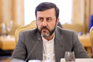 غریب آبادی: ظاهرا ترامپ زبان زور را بهتر می‌فهمد!