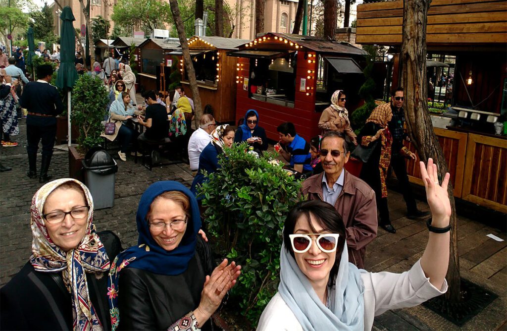 خیابان گردی در تهران
