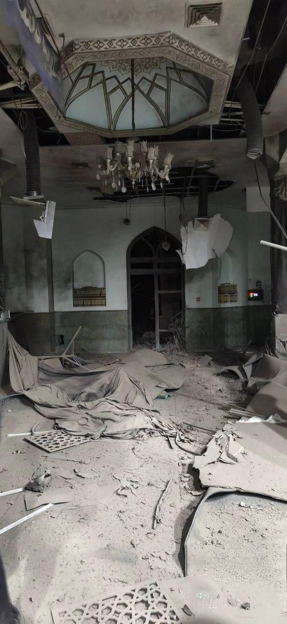 مسجد دانشگاه شریف پس از حمله دشمن مسجد دانشگاه شریف پس از حمله دشمن