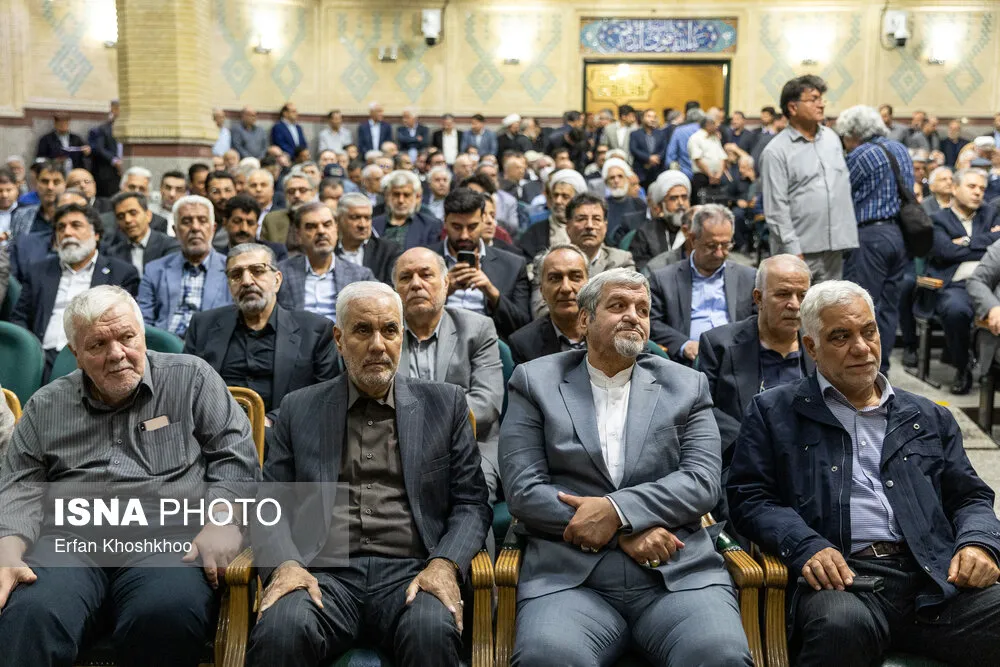 مراسم ختم خواهر خاتمی دو اتفاق کاملاً معمولی که مرا بُرد به سال های نه چندان دور: آستین کوتاه پزشکیان و ختم خواهر خاتمی!
